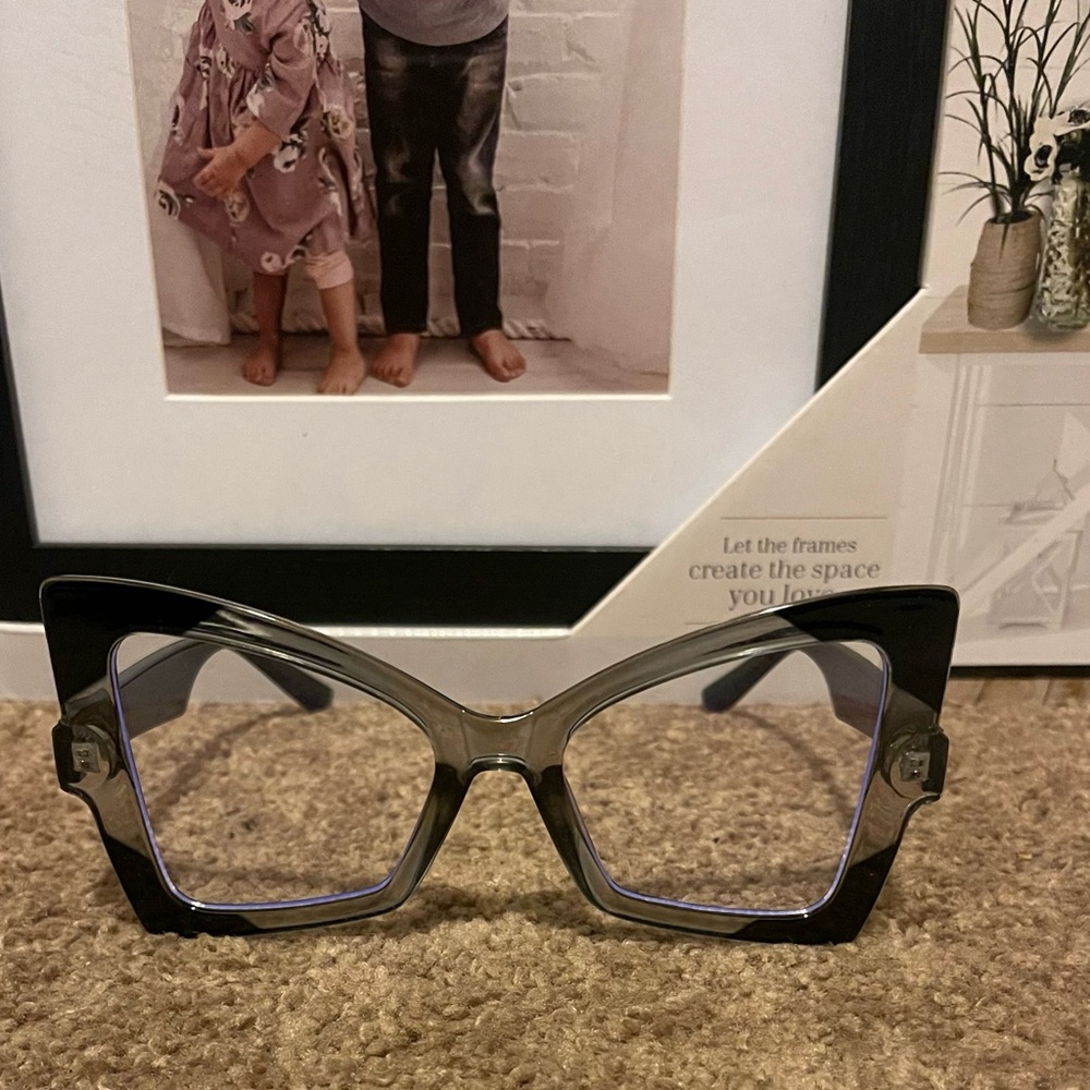 Cateye decorative glasses; 2 tone colors; black & silver